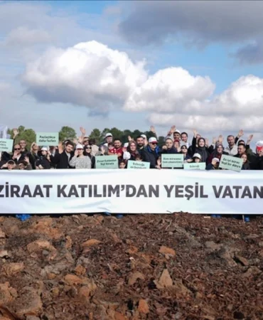 ziraat-katilim-10.-yili-dolayisiyla-30-bin-fidan-bagisladi